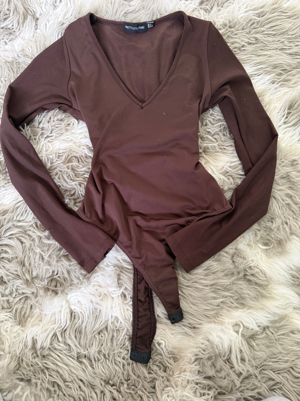PrettyLittleThing Brown V-Neck Long Sleeve Bodysuit